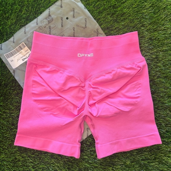 Dfyne Pants - Dfyne impact shorts 4.5" blossom extra small